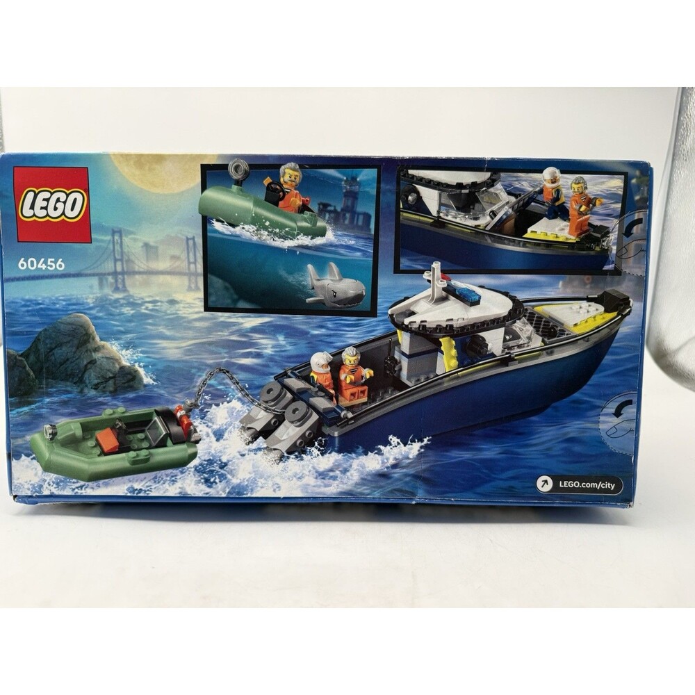 LEGO City Police Boat Chase Building Toy (60456) 264 Pieces 3 Minifigs + Shark - Picture 9 of 11